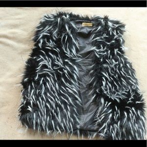 Women’s PIKO faux fur vest